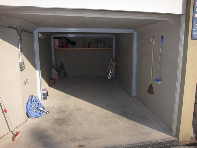 寝屋川リフォーム　シャターリフォーム始まりました。