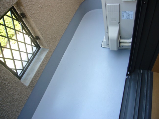 枚方防水塗装　ベランダの水漏れも防水塗装で心配ありません　