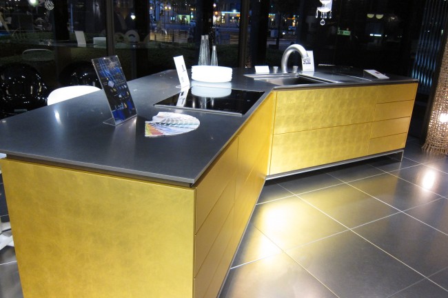 トーヨーキッチンスタイルさんのショールームを案内してもらいました