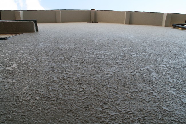 外壁塗装リフォーム下地がはがれ始めていましたが丁寧な4回塗りでもう大丈夫です寝屋川