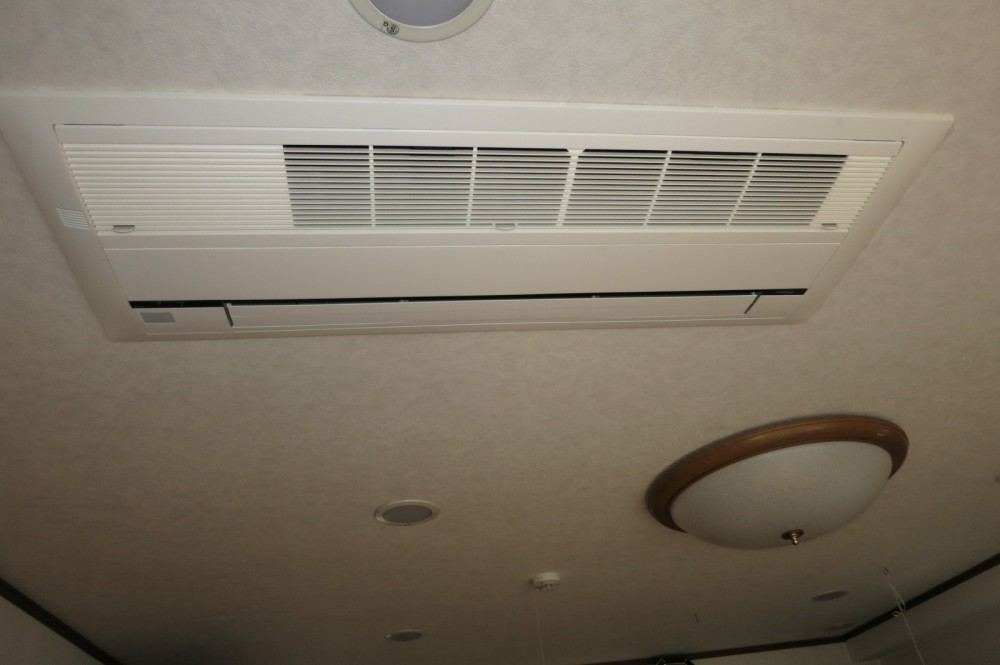 ビルトインエアコン計3台（天井埋め込み、壁埋め込み2台）の工事でした大阪市