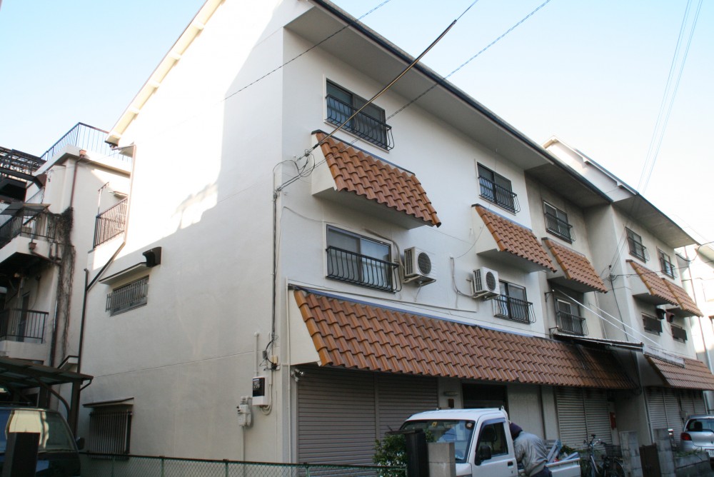 外壁塗装で外観は大変身浴室もスッキリです大阪市