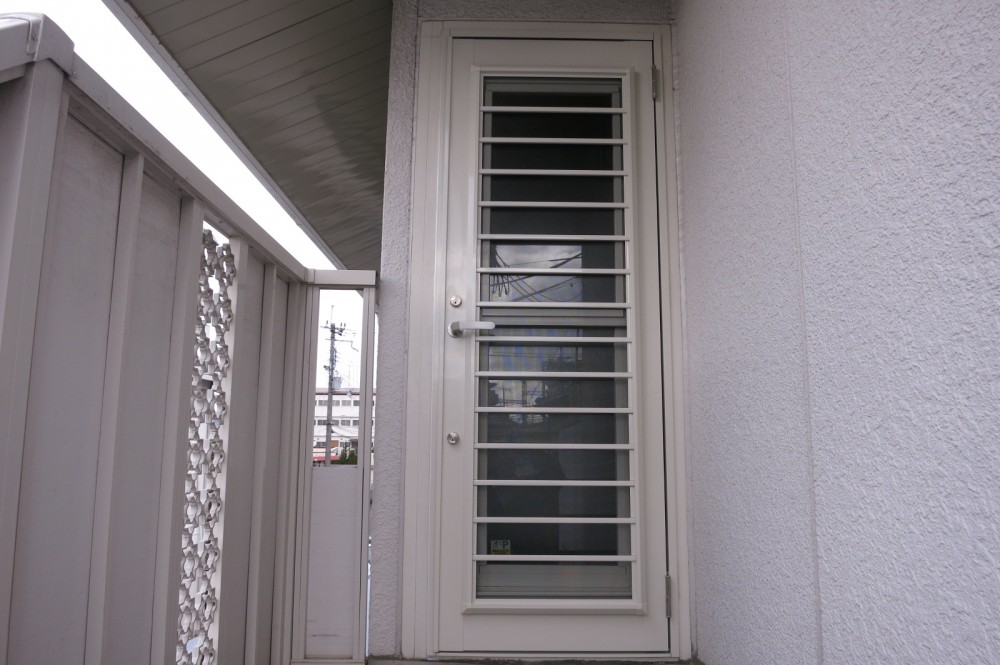 玄関ドアのリシェントは たった1日で完成です枚方