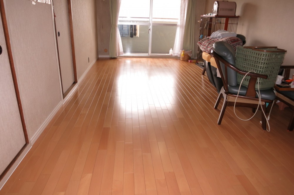 フローリングで見違えるような足ざわり気持ち良さです大阪市マンション