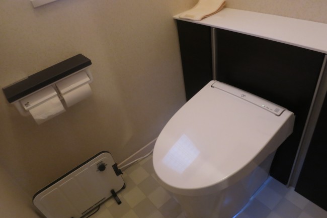 キャビネットトイレリクシルのリフォレは収納たっぷりです枚方