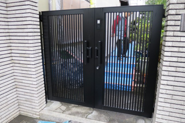 門扉リフォーム リクシル・電動ライシス門扉枚方