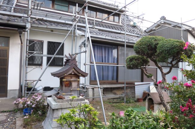 屋根補修工事はじまりました枚方