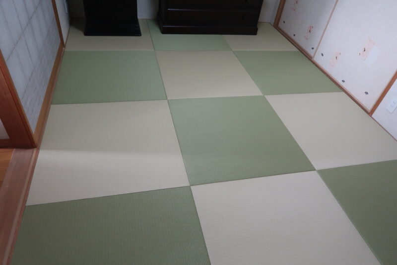 和紙畳半畳２色を市松状にモダンなデザインです枚方