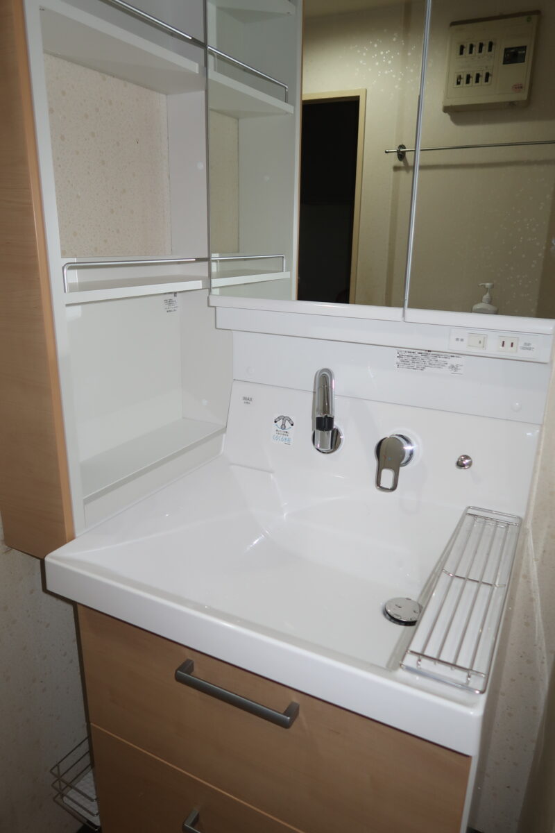 洗面台はオープンサイド収納できるピアラがオススメです枚方