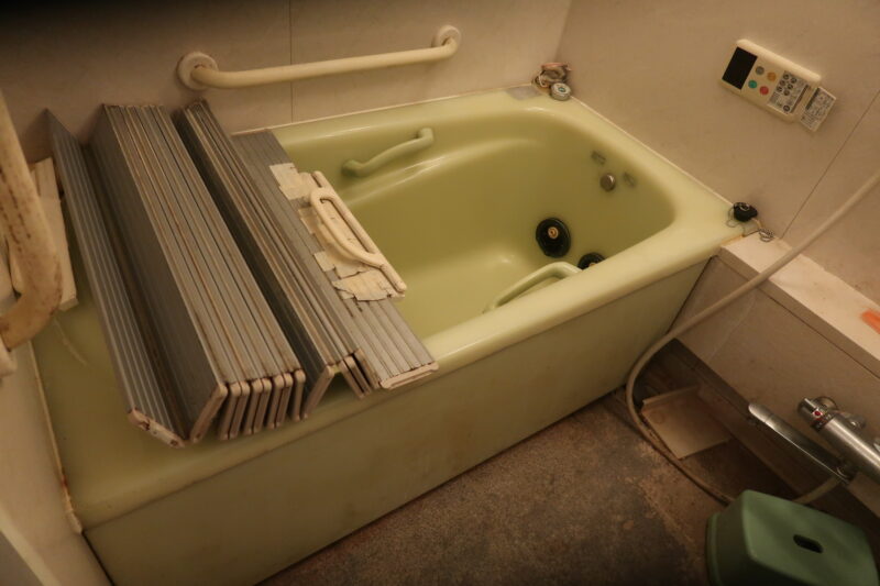 今日から浴室リフォームスパージュの工事が始まりました枚方