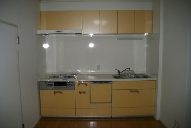 キッチンは全面リフォームの中のキッチンでした寝屋川